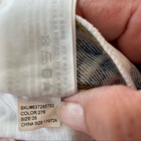 Abercrombie & Fitch High Rise Mom Jean Distressed Acid Wash size 28 / 6 - Picture 2 of 10